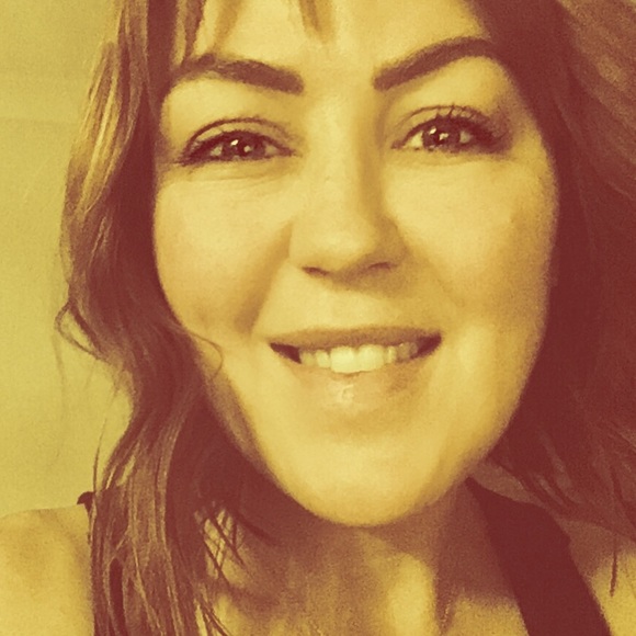 Meet your Posher, Lisa - Picture 1 of 1